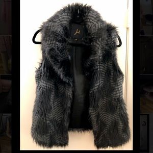 Jack. Faux Fur Collared Vest